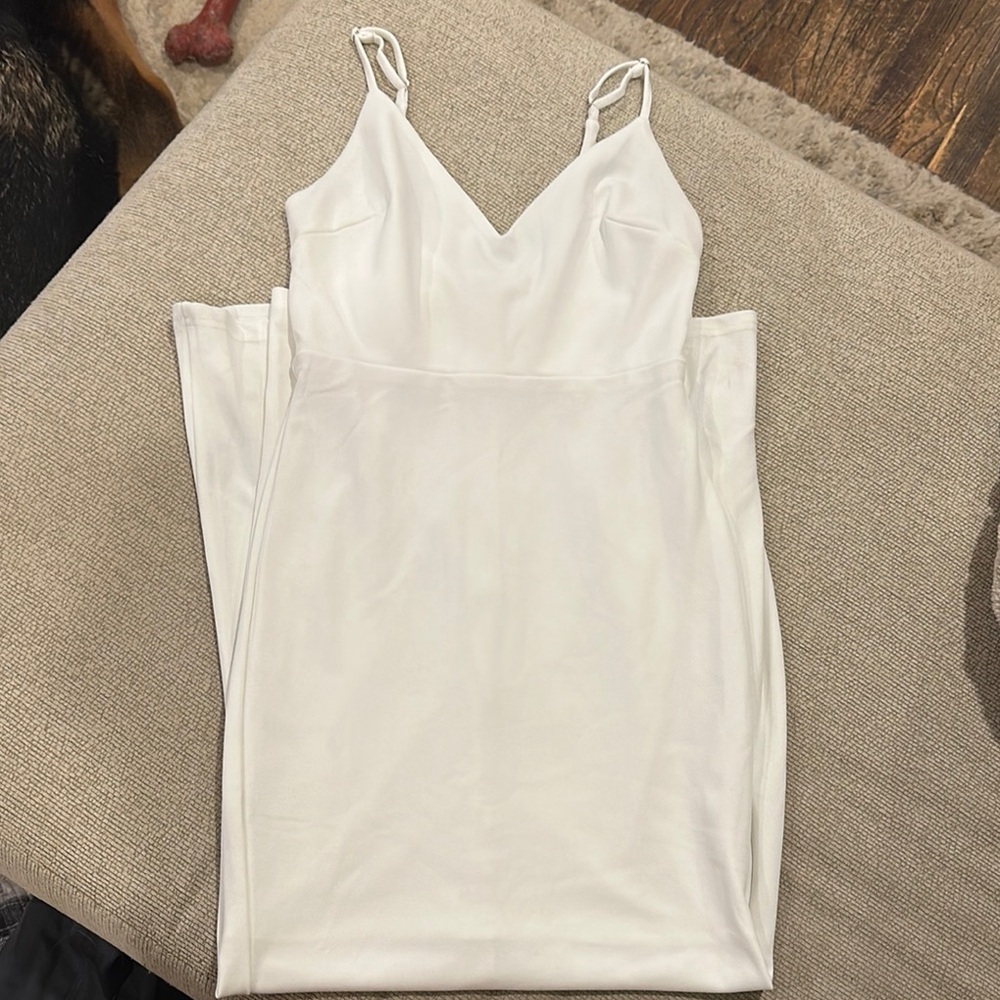 Cupshe White Chemise with Adjustable Straps and V-Neckline
